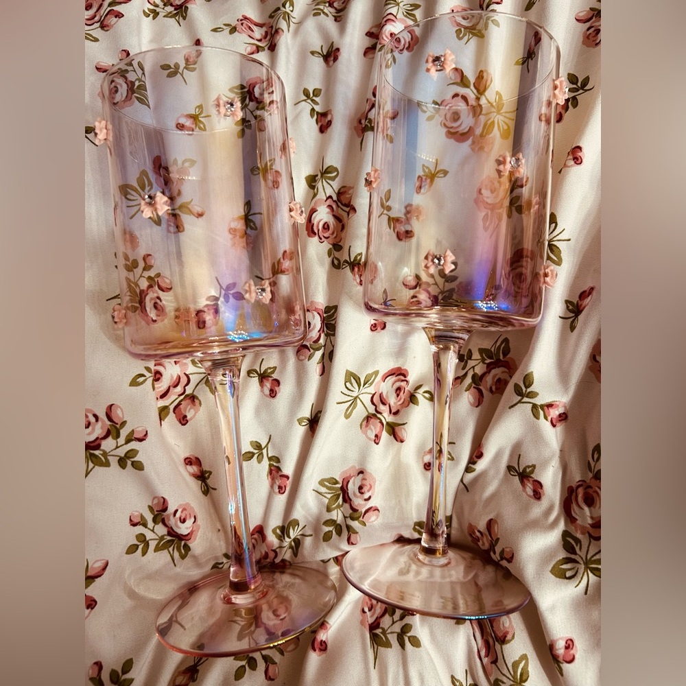 Light pink bow Wine Glasses set of 2